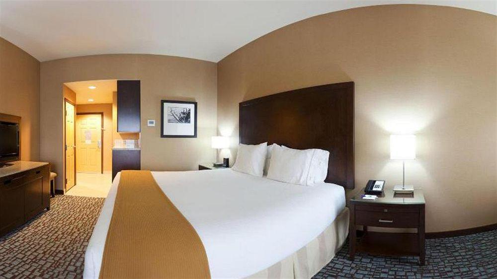 Holiday Inn Express & Suites Salinas By Ihg Exterior foto