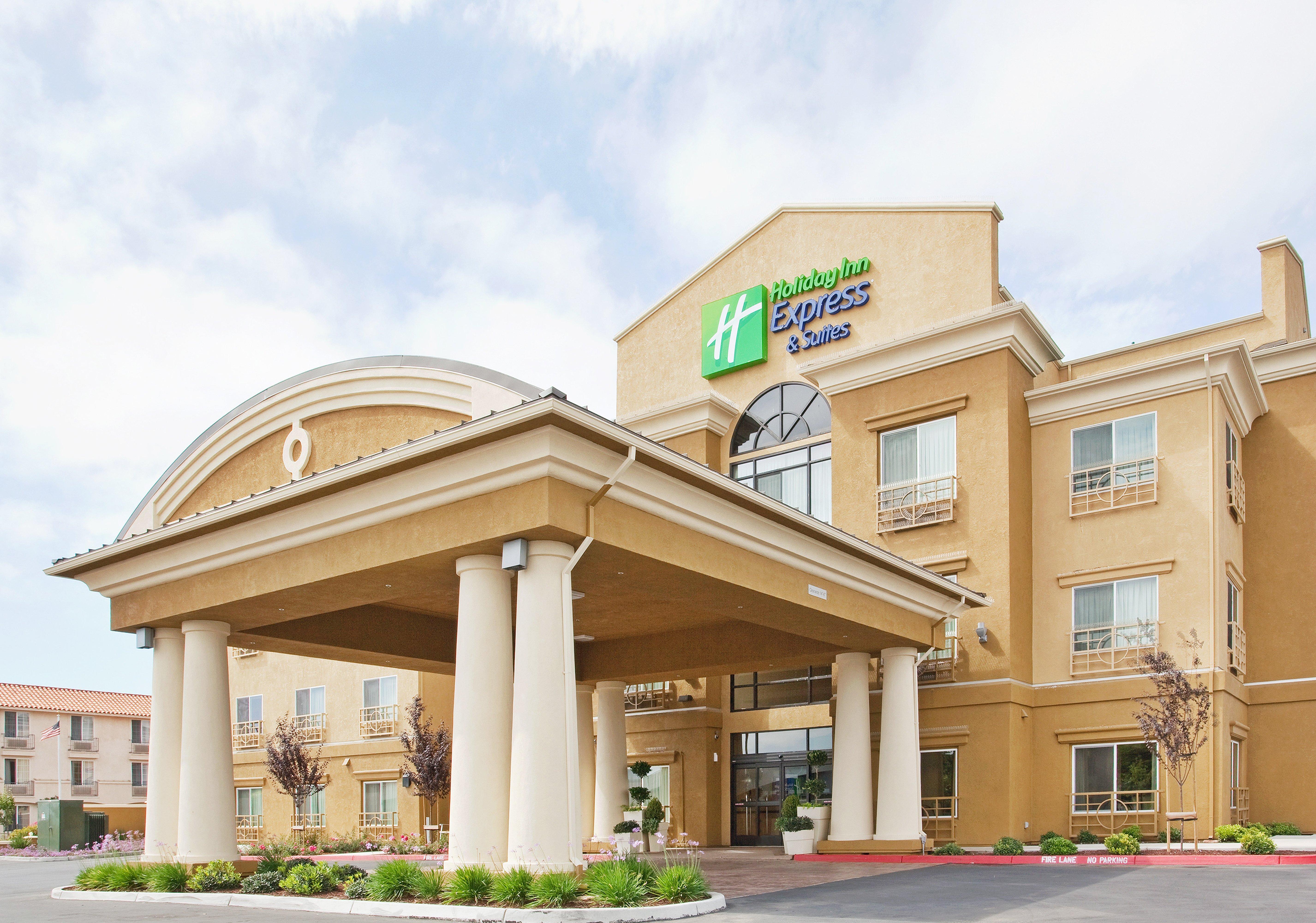 Holiday Inn Express & Suites Salinas By Ihg Exterior foto