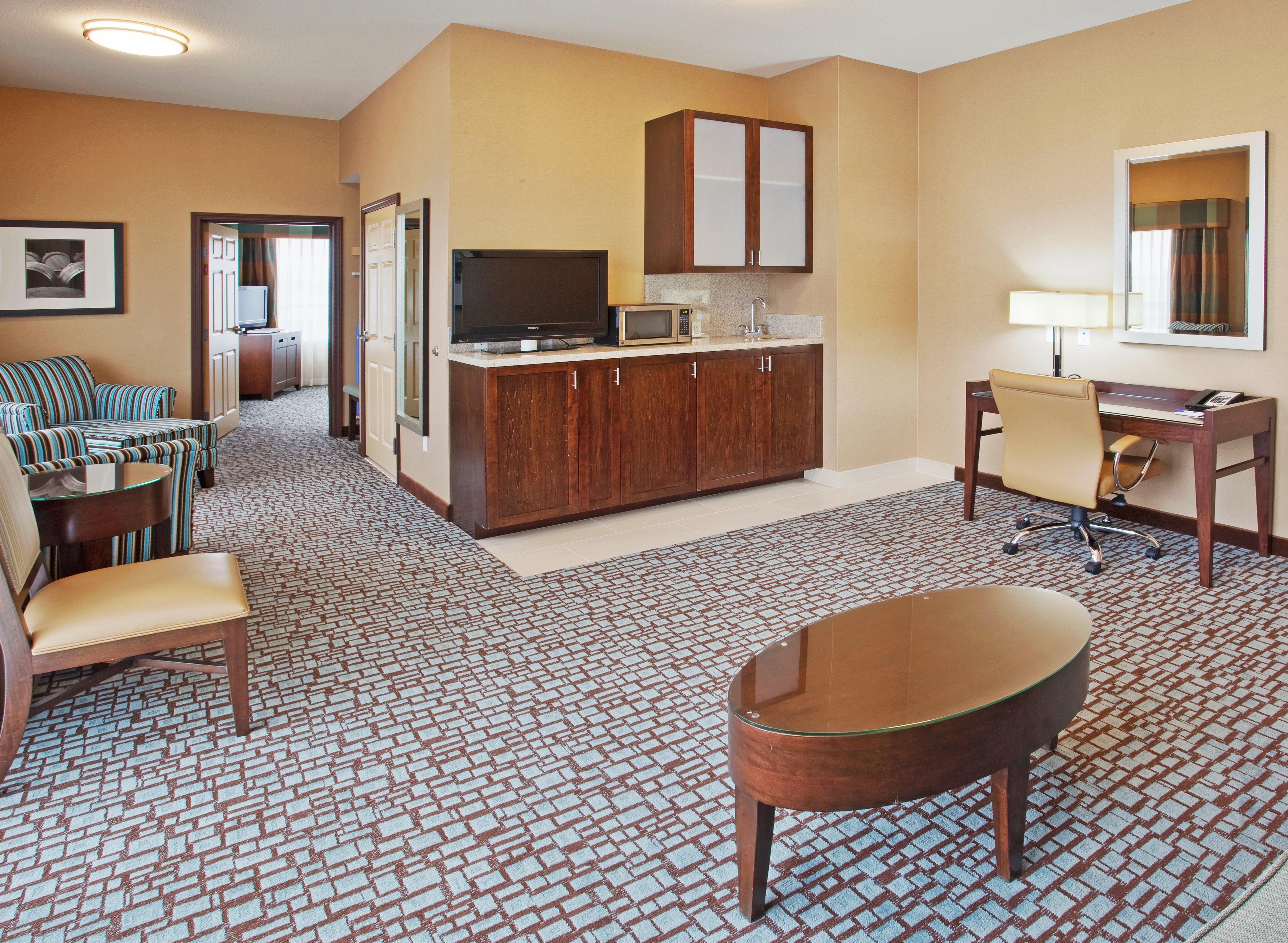 Holiday Inn Express & Suites Salinas By Ihg Exterior foto