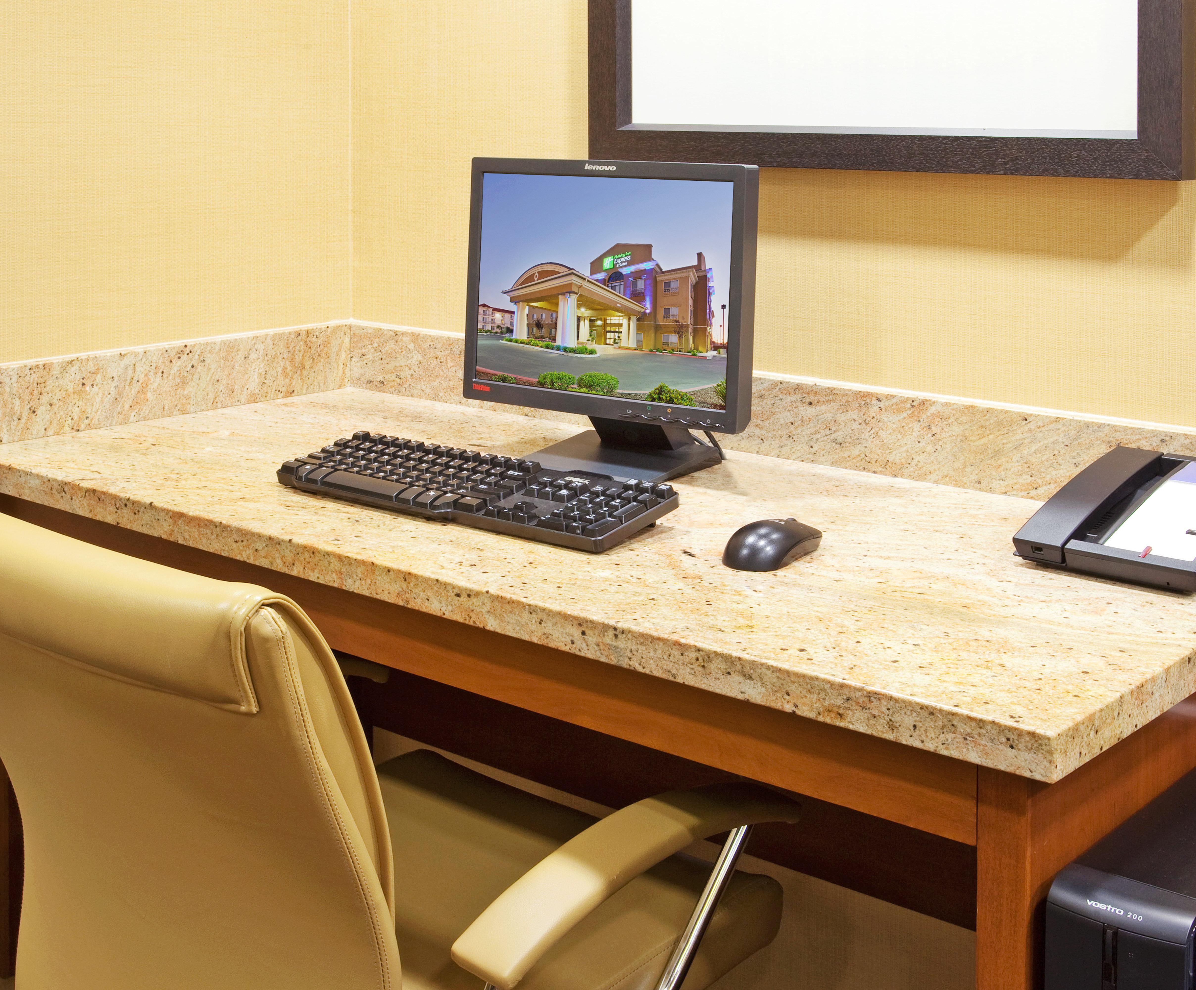 Holiday Inn Express & Suites Salinas By Ihg Exterior foto